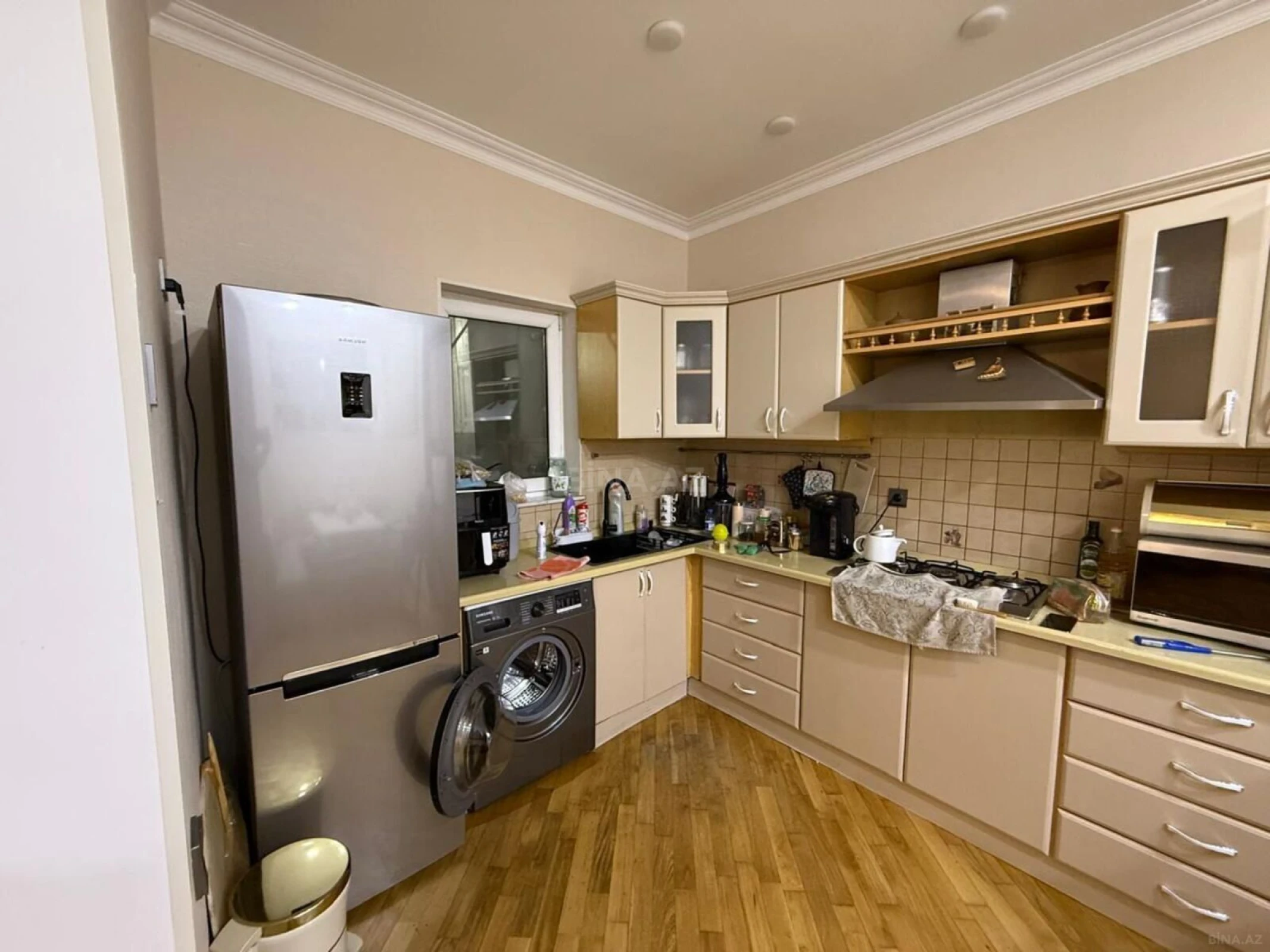 Satılır 3 otaqlı mənzil 130 m²