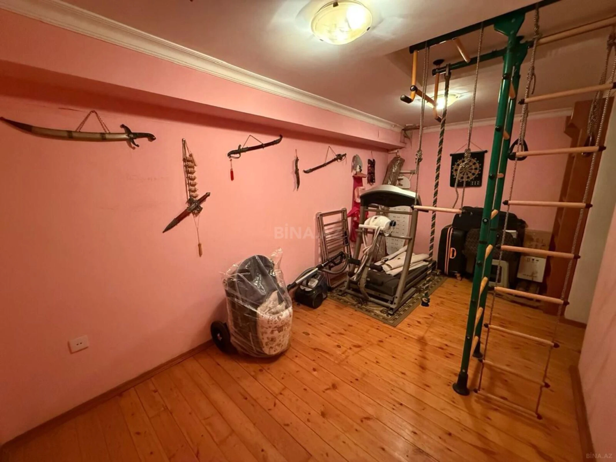 Satılır 3 otaqlı mənzil 130 m²