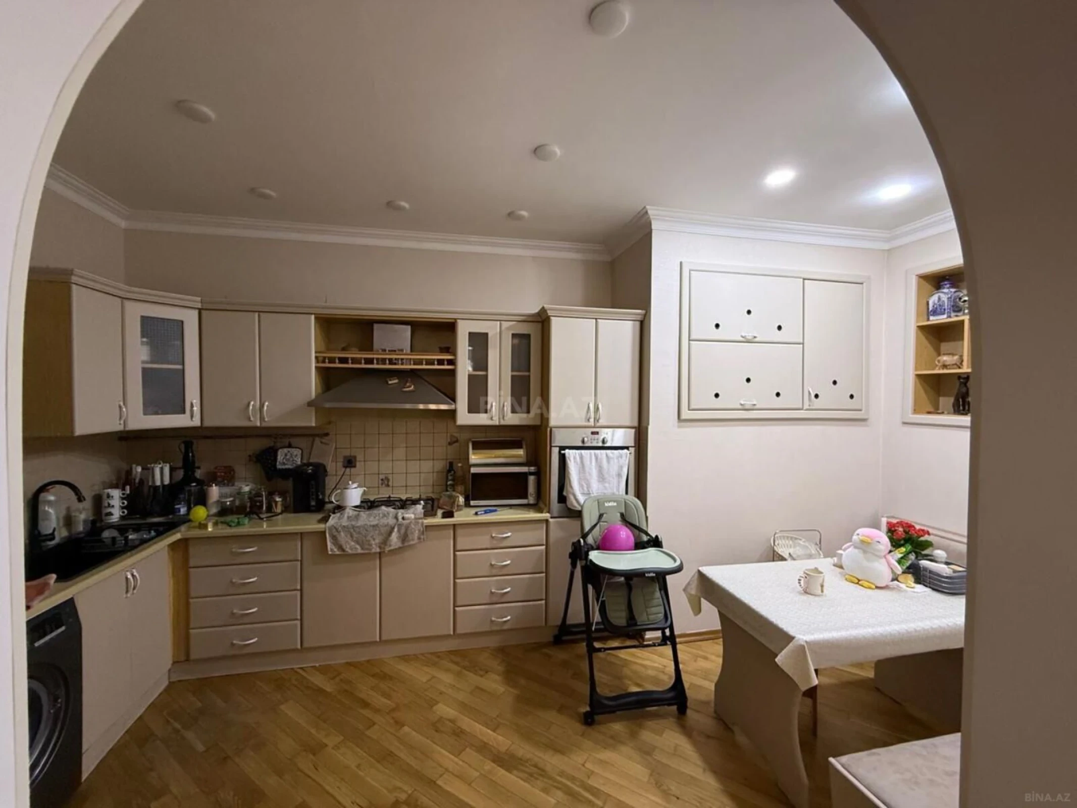 Satılır 3 otaqlı mənzil 130 m²