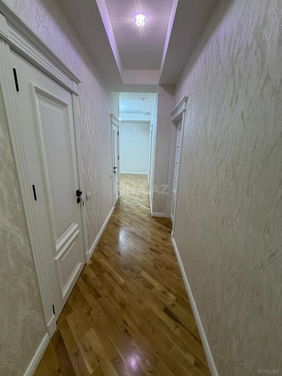 Satılır 4 otaqlı mənzil 130 m²