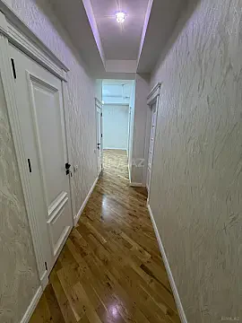 Satılır 4 otaqlı mənzil 130 m²