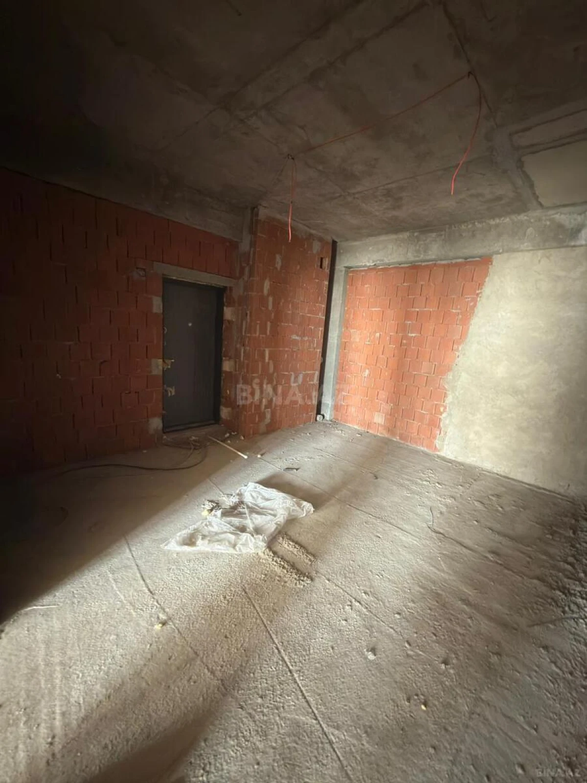 Satılır 2 otaqlı mənzil 80 m²