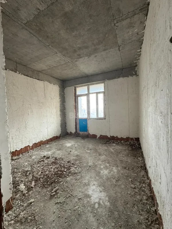 Satılır 2 otaqlı mənzil 110 m²