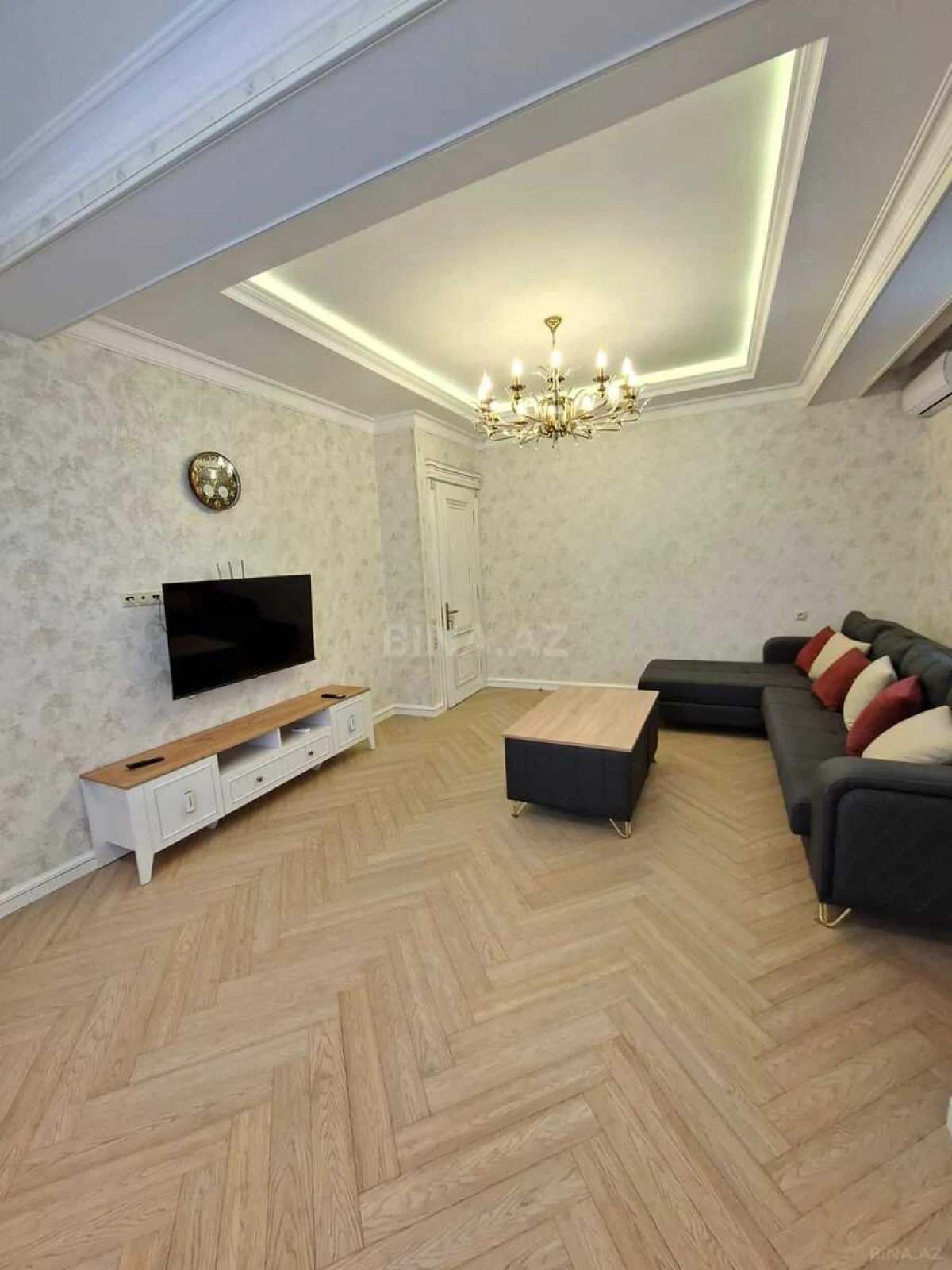 Kirayə verilir 2 otaqlı mənzil 80 m²