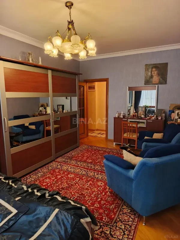 Satılır 3 otaqlı mənzil 115 m²