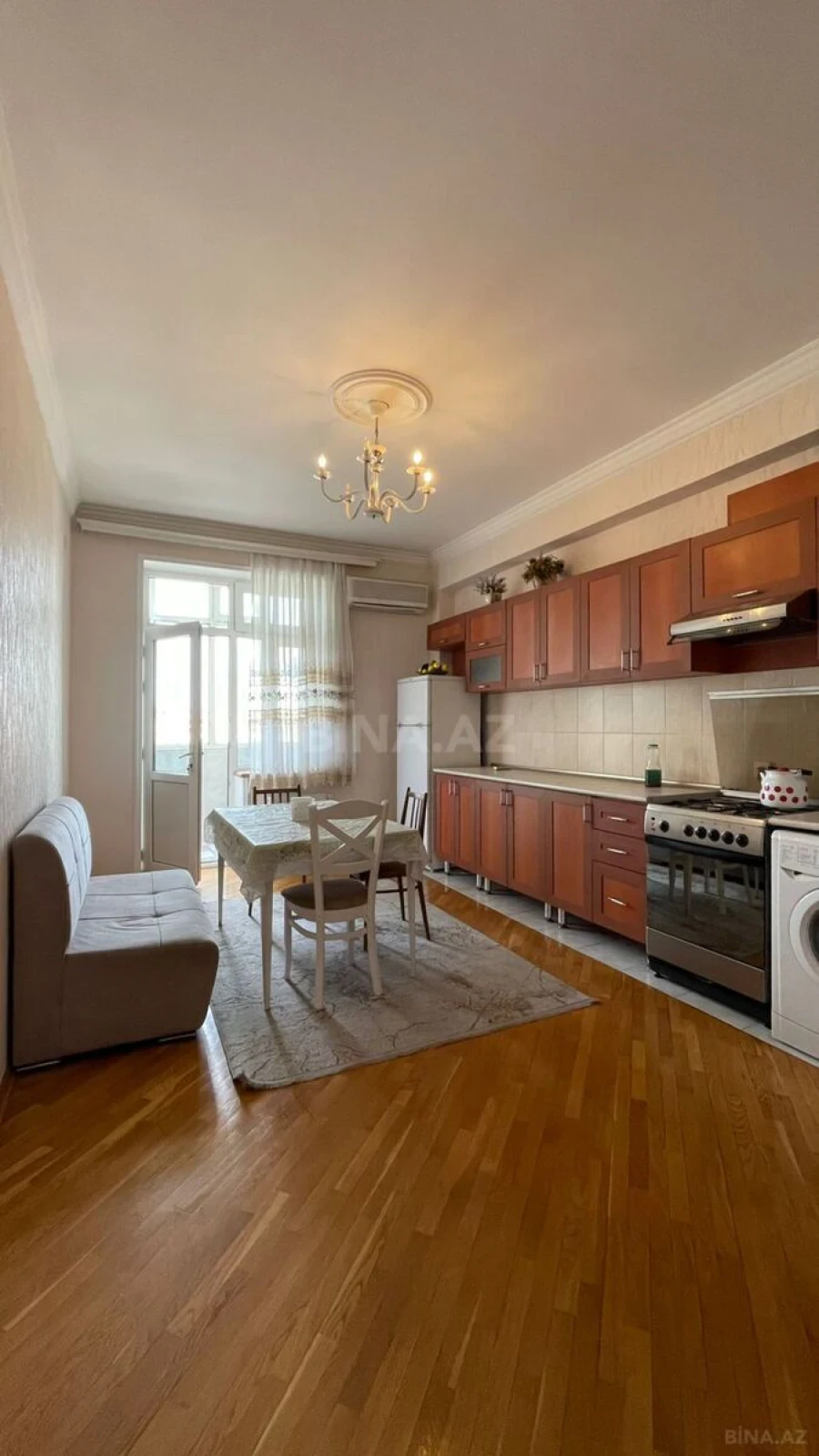 Kirayə verilir 3 otaqlı mənzil 130 m²
