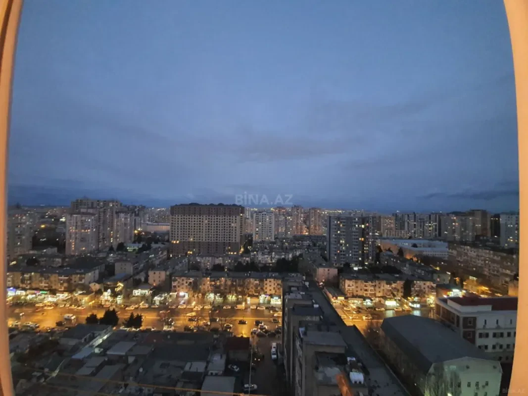 Satılır 3 otaqlı mənzil 130 m²