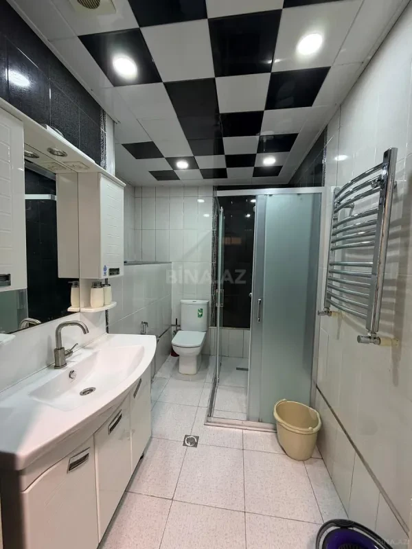 Satılır 3 otaqlı mənzil 130 m²