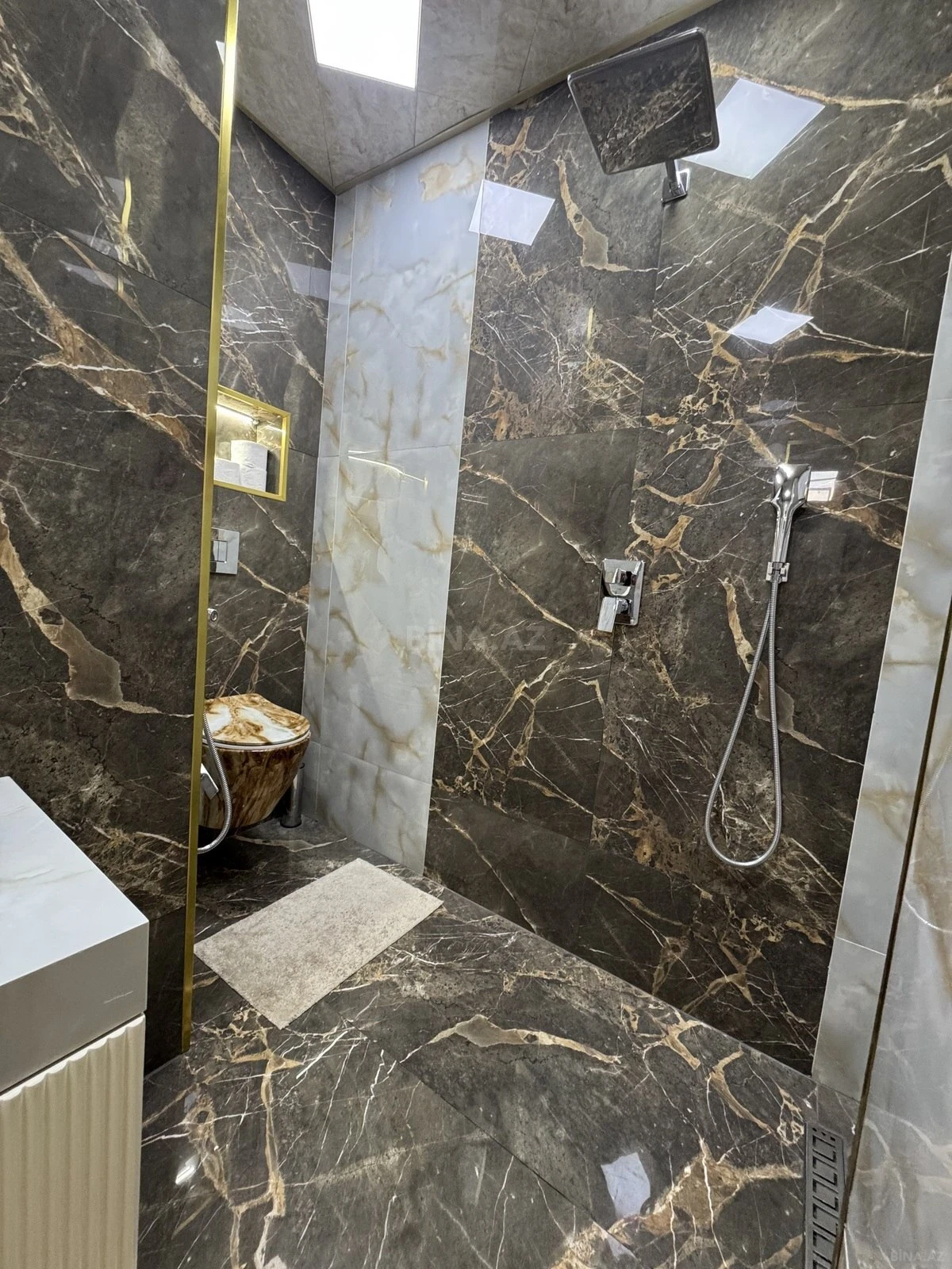 Satılır 4 otaqlı həyət evi 280 m²