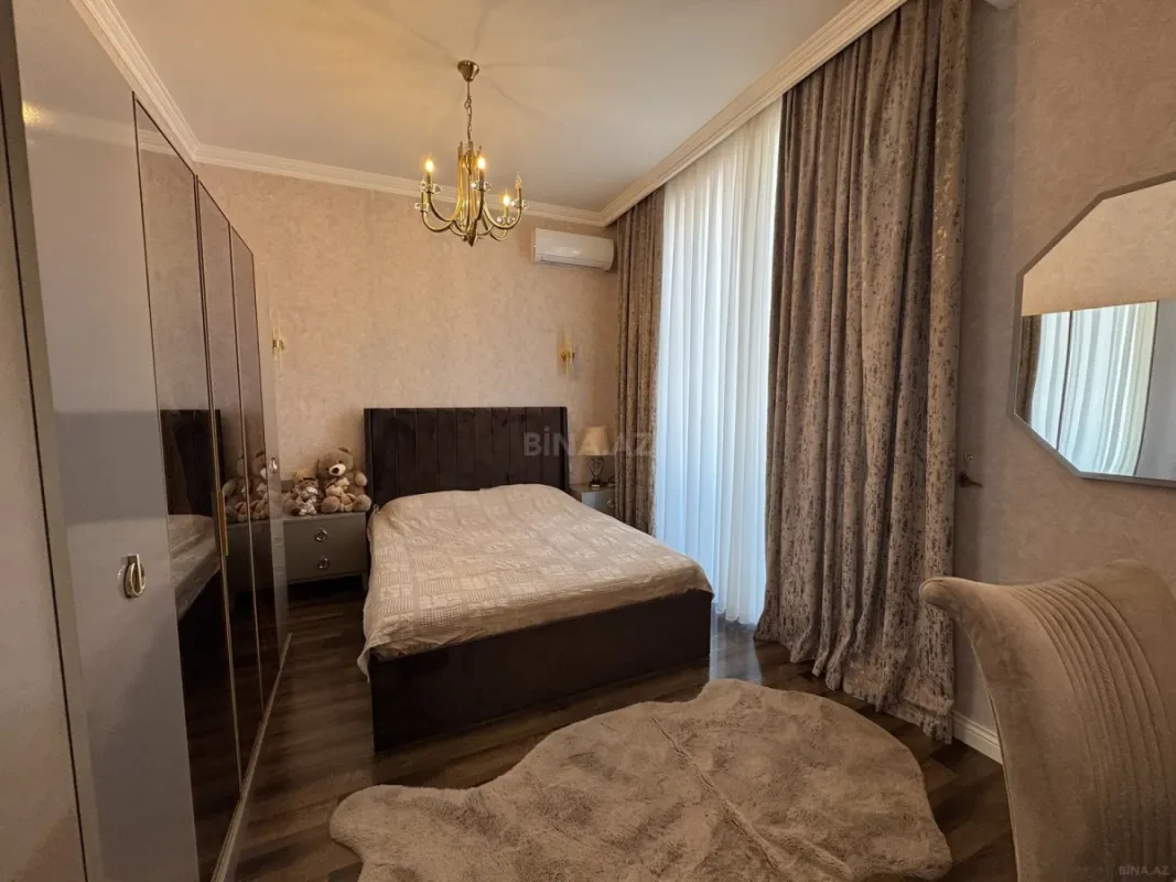 Satılır 4 otaqlı həyət evi 280 m²