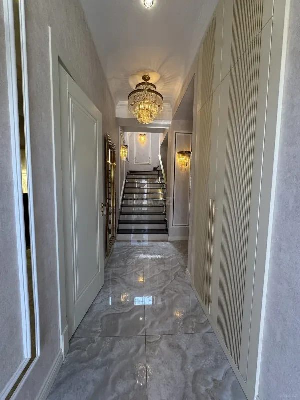 Satılır 4 otaqlı həyət evi 280 m²