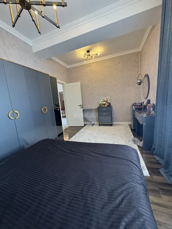 Satılır 4 otaqlı həyət evi 280 m²