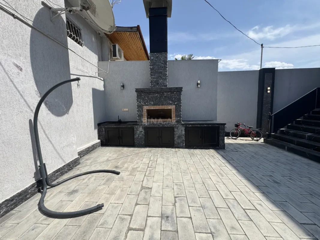Satılır 4 otaqlı həyət evi 280 m²
