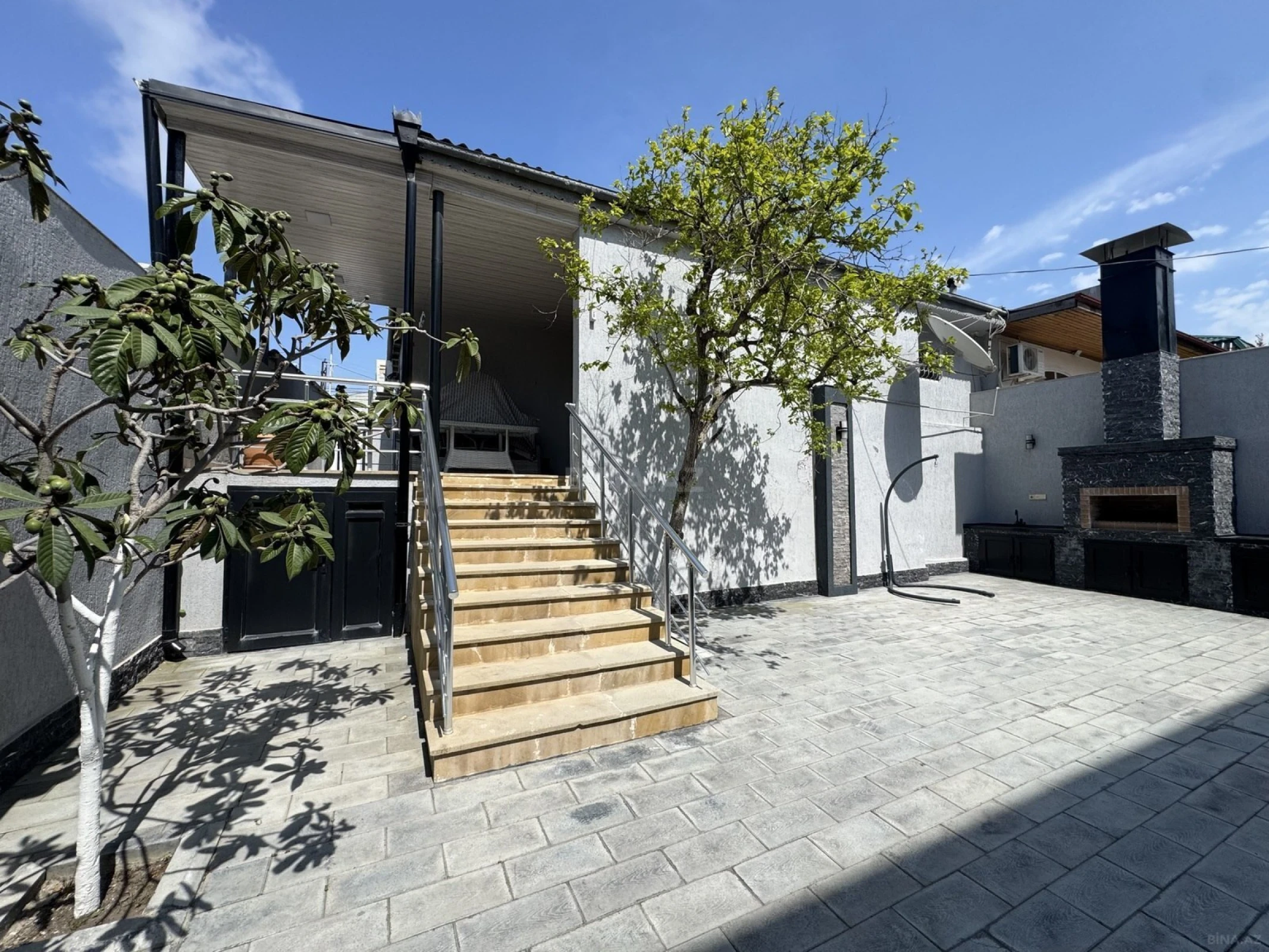 Satılır 4 otaqlı həyət evi 280 m²