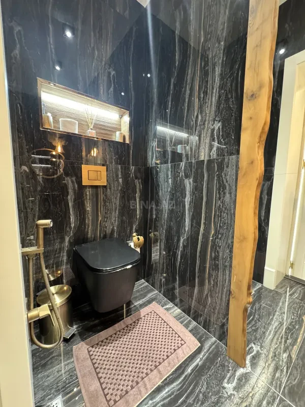 Satılır 4 otaqlı həyət evi 280 m²