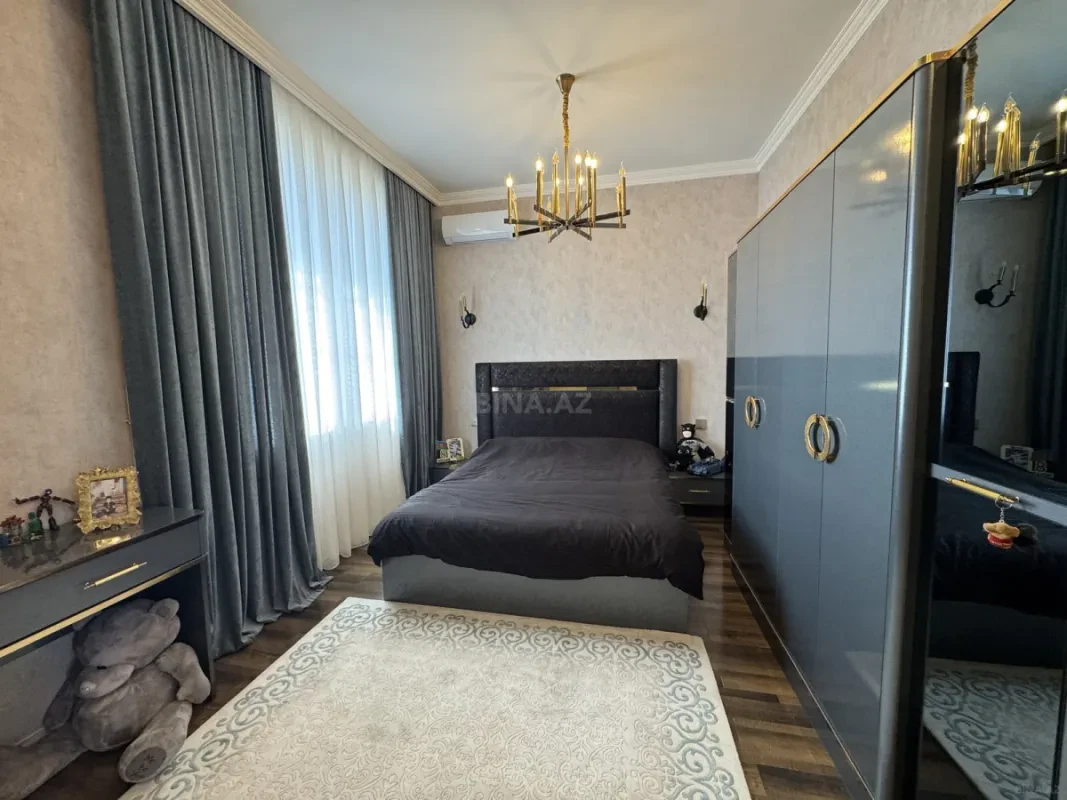 Satılır 4 otaqlı həyət evi 280 m²