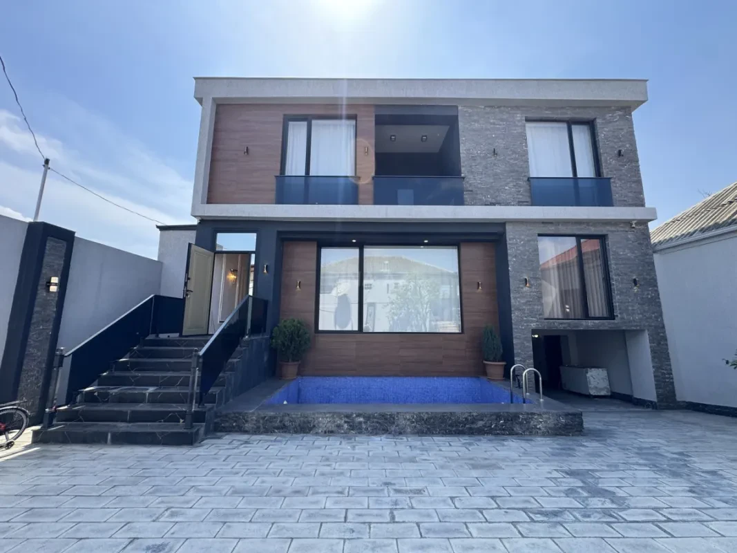 Satılır 4 otaqlı həyət evi 280 m²