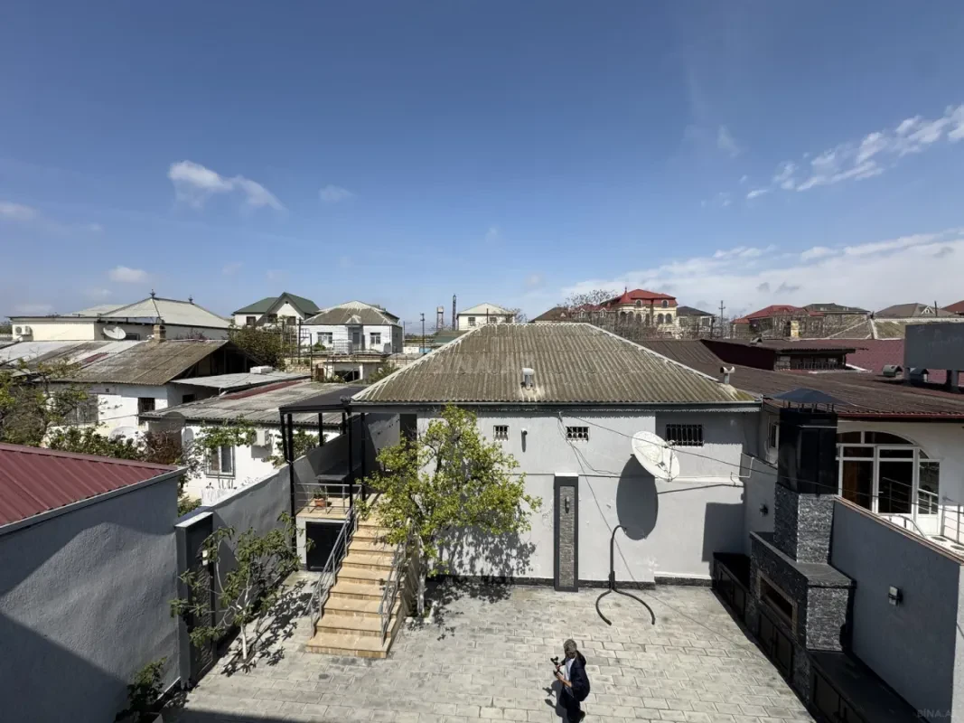 Satılır 4 otaqlı həyət evi 280 m²