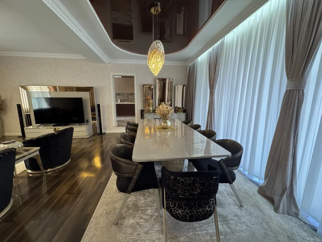 Satılır 4 otaqlı həyət evi 280 m²