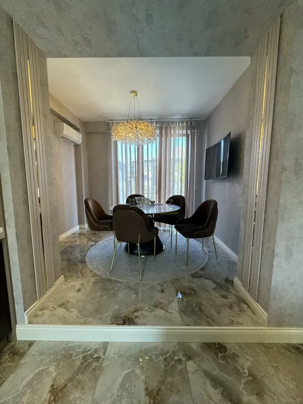 Satılır 4 otaqlı həyət evi 280 m²