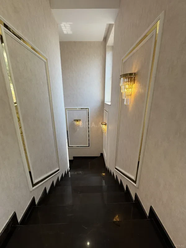 Satılır 4 otaqlı həyət evi 280 m²