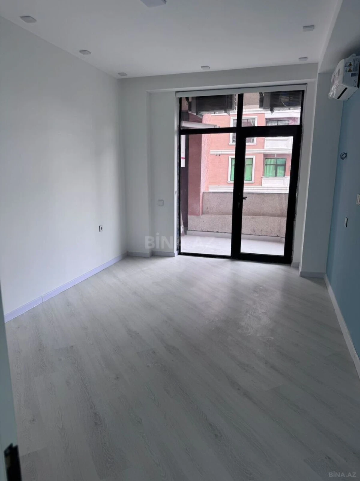 Kirayə verilir 3 otaqlı ofis 115 m²