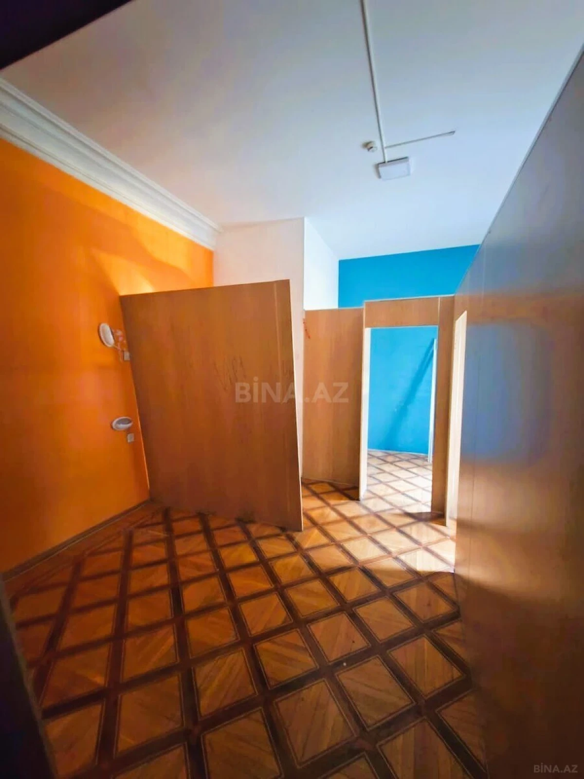 Kirayə verilir 5 otaqlı ofis 250 m²