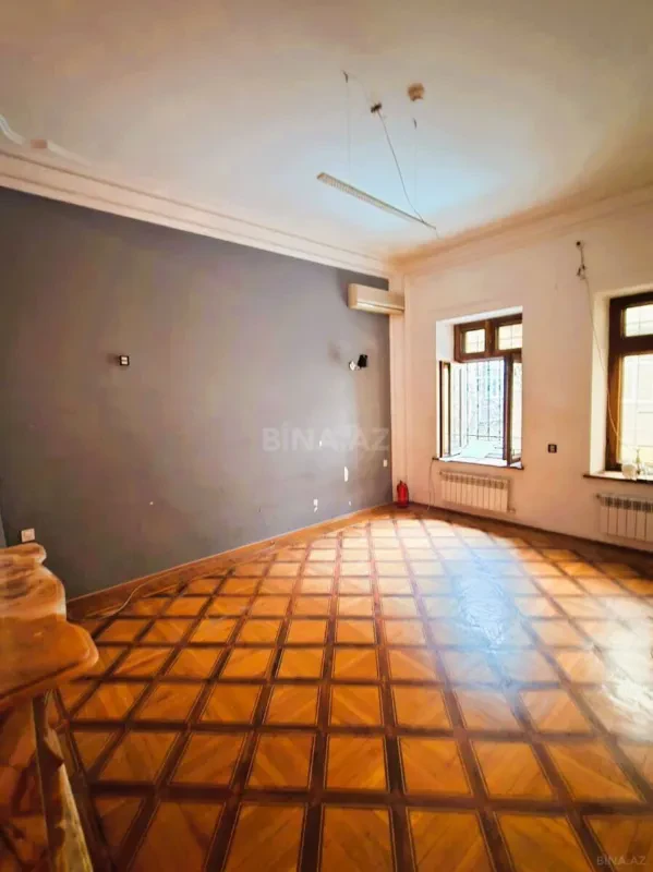 Kirayə verilir 5 otaqlı ofis 250 m²
