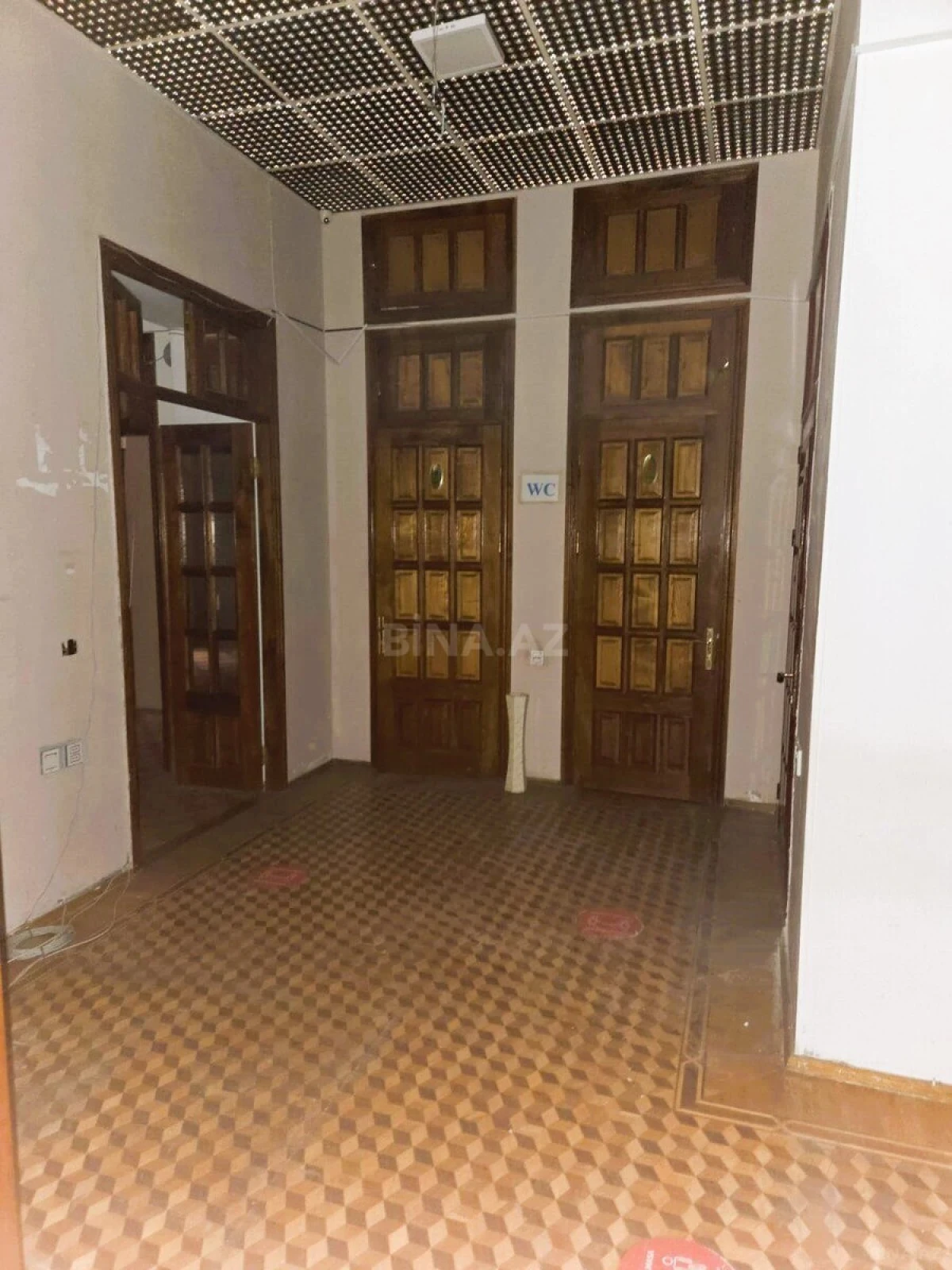 Kirayə verilir 5 otaqlı ofis 250 m²