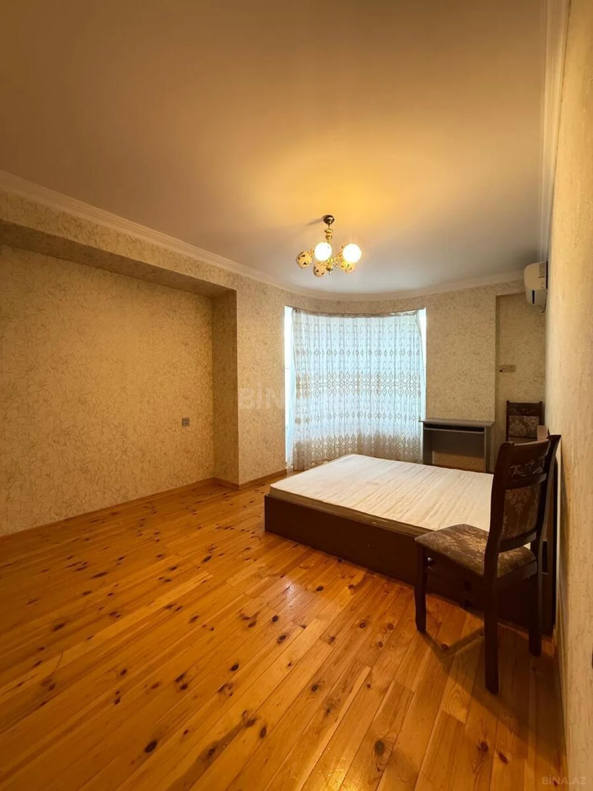 Satılır 3 otaqlı mənzil 120 m²