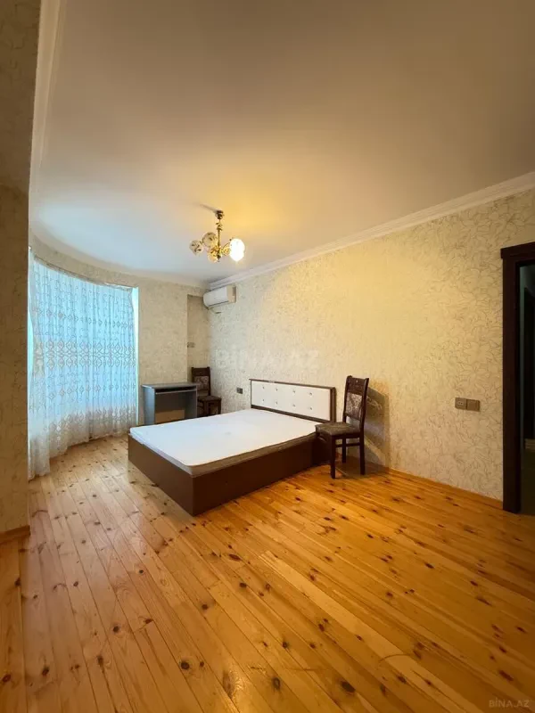 Satılır 3 otaqlı mənzil 120 m²