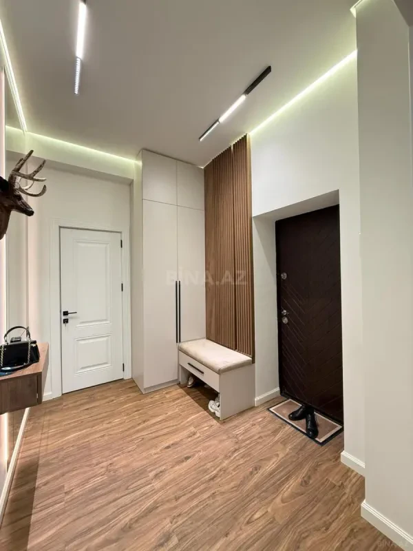 Satılır 2 otaqlı mənzil 67 m²