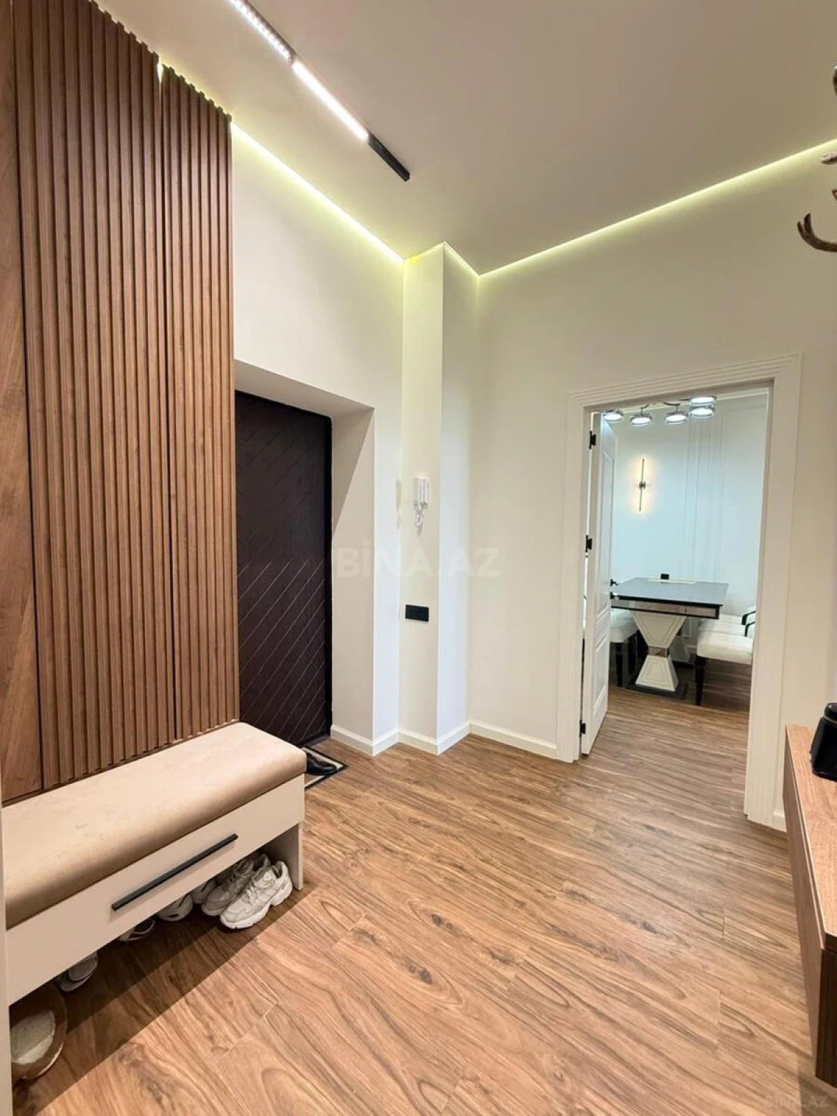 Satılır 2 otaqlı mənzil 67 m²