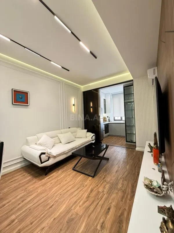 Satılır 2 otaqlı mənzil 67 m²