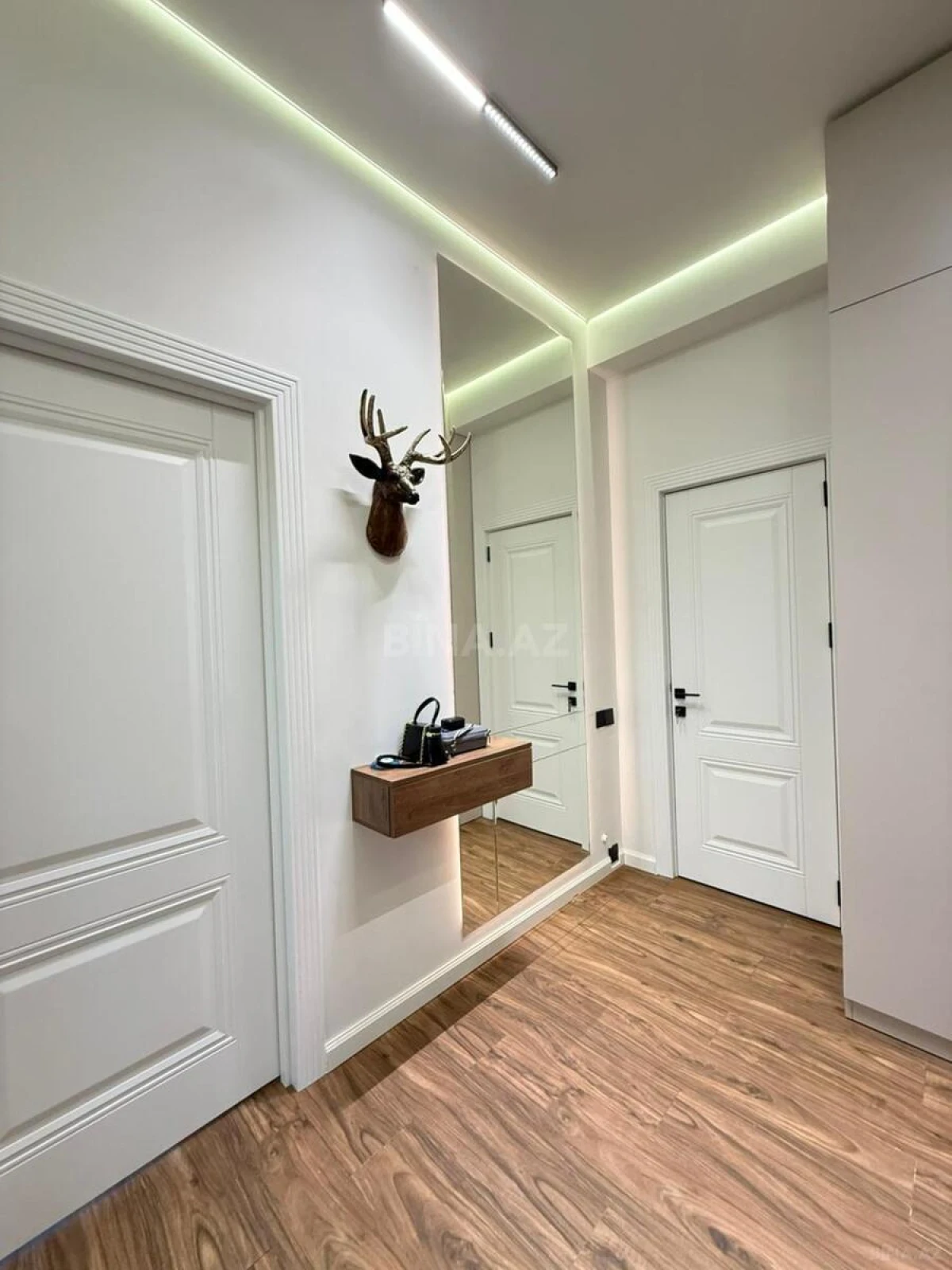 Satılır 2 otaqlı mənzil 67 m²