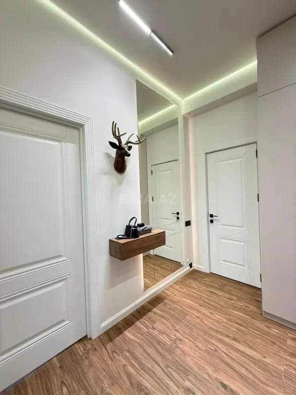 Satılır 2 otaqlı mənzil 67 m²