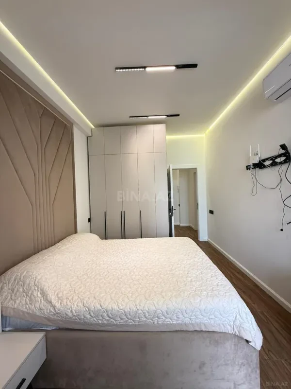 Satılır 2 otaqlı mənzil 67 m²
