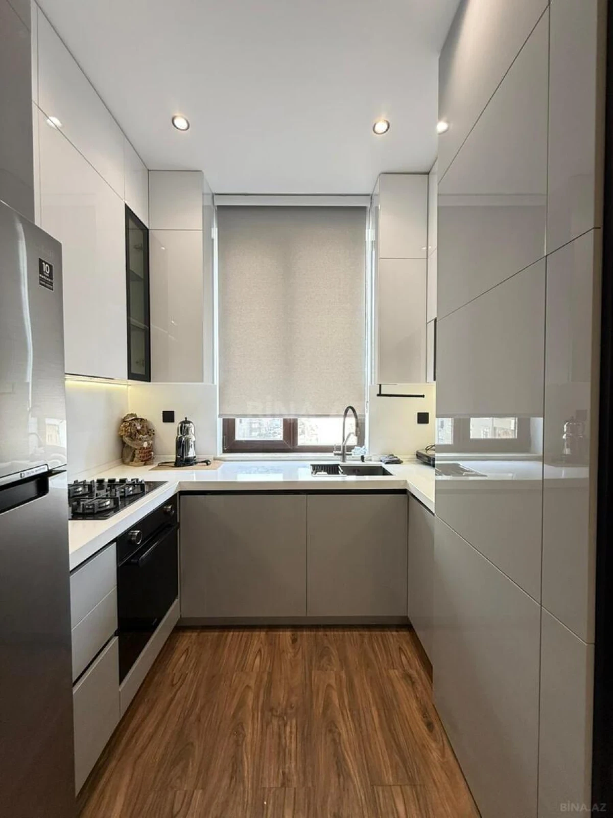 Satılır 2 otaqlı mənzil 67 m²