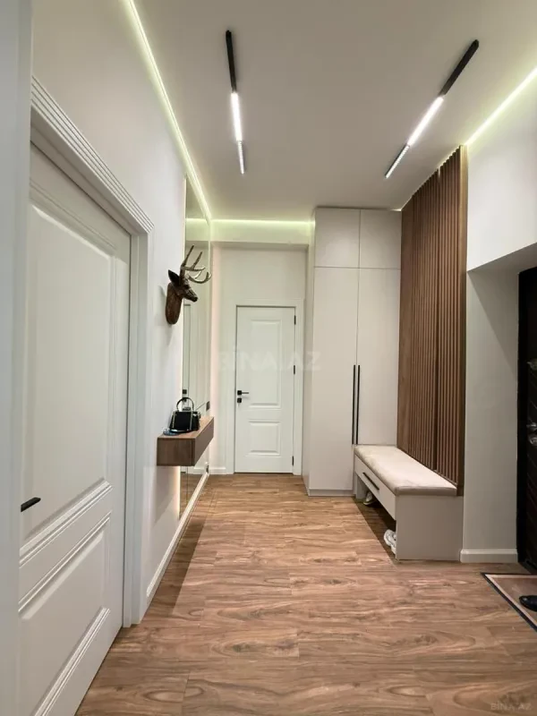 Satılır 2 otaqlı mənzil 67 m²