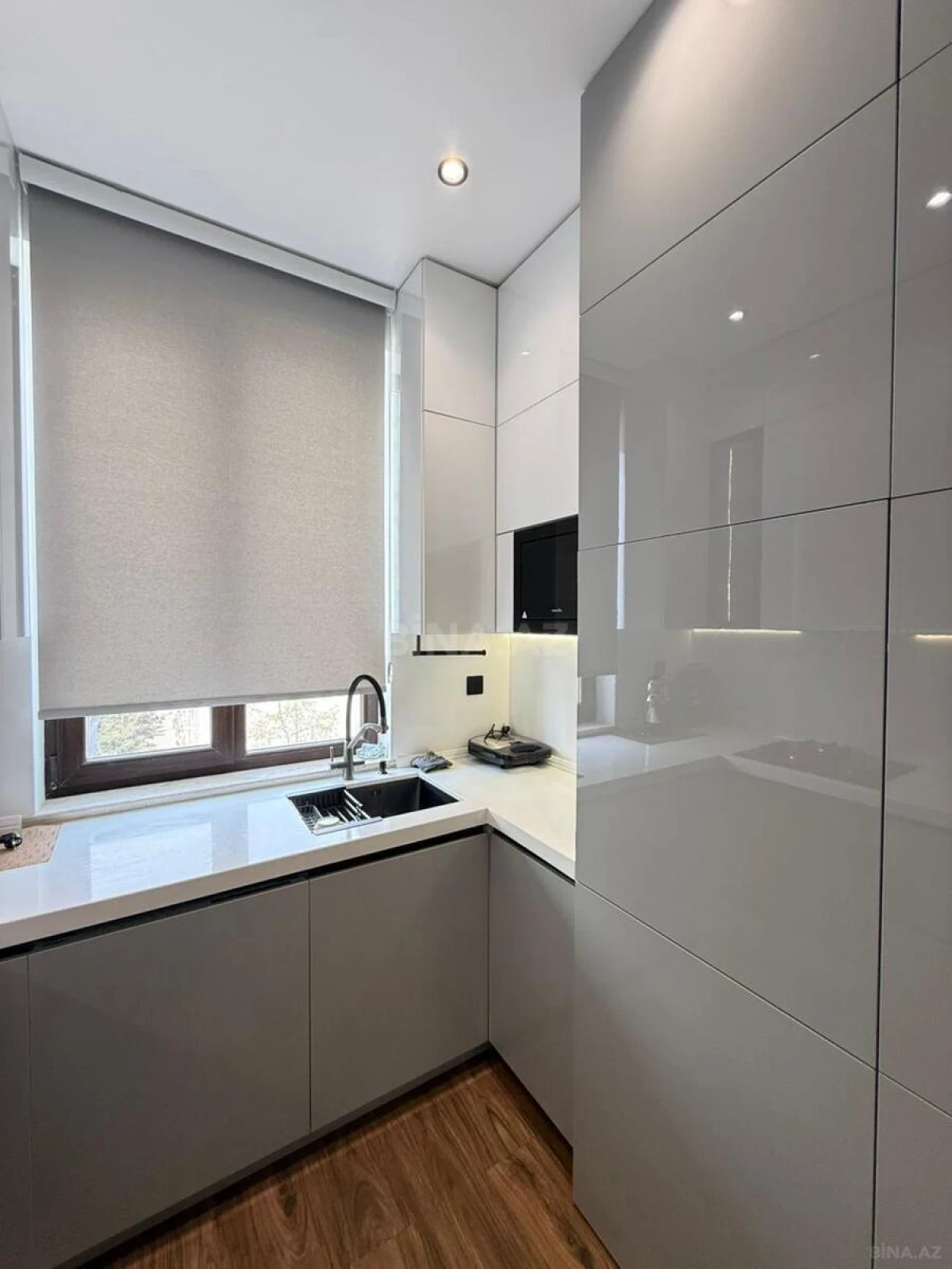 Satılır 2 otaqlı mənzil 67 m²