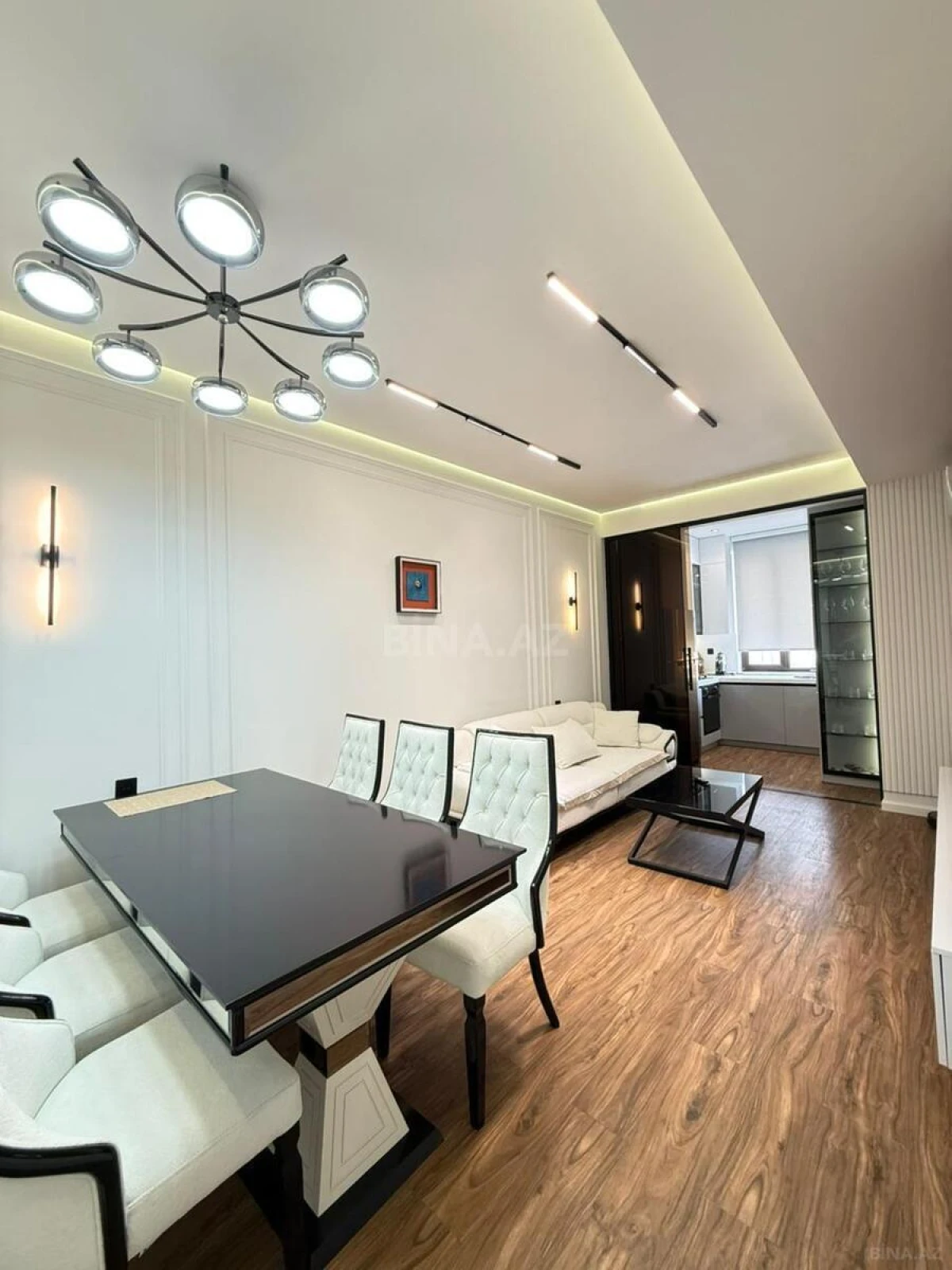 Satılır 2 otaqlı mənzil 67 m²