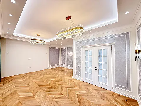 Satılır 4 otaqlı mənzil 180 m²