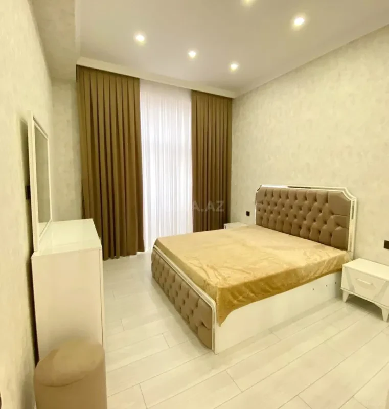 Kirayə verilir 3 otaqlı mənzil 120 m²