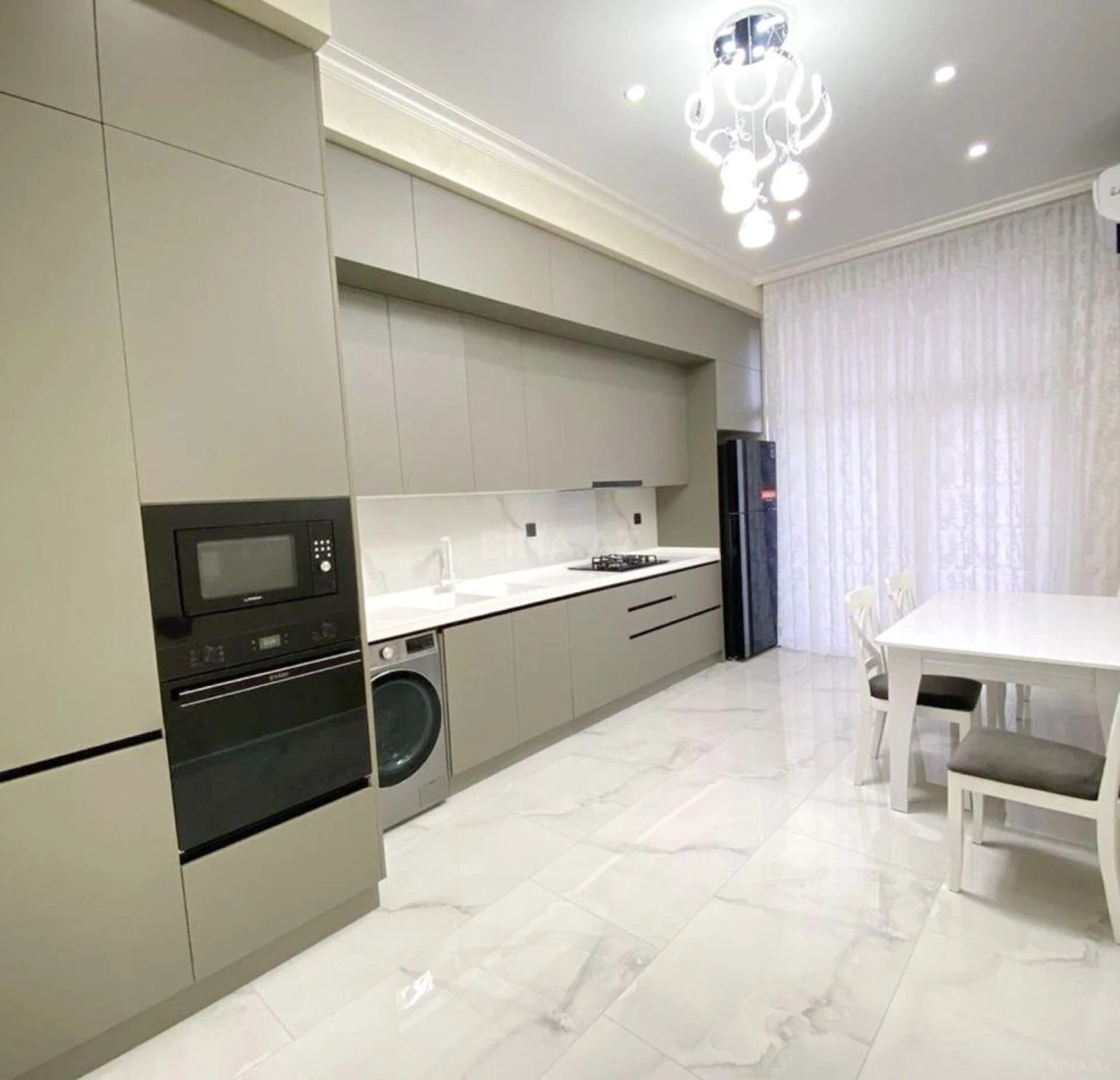 Kirayə verilir 3 otaqlı mənzil 120 m²