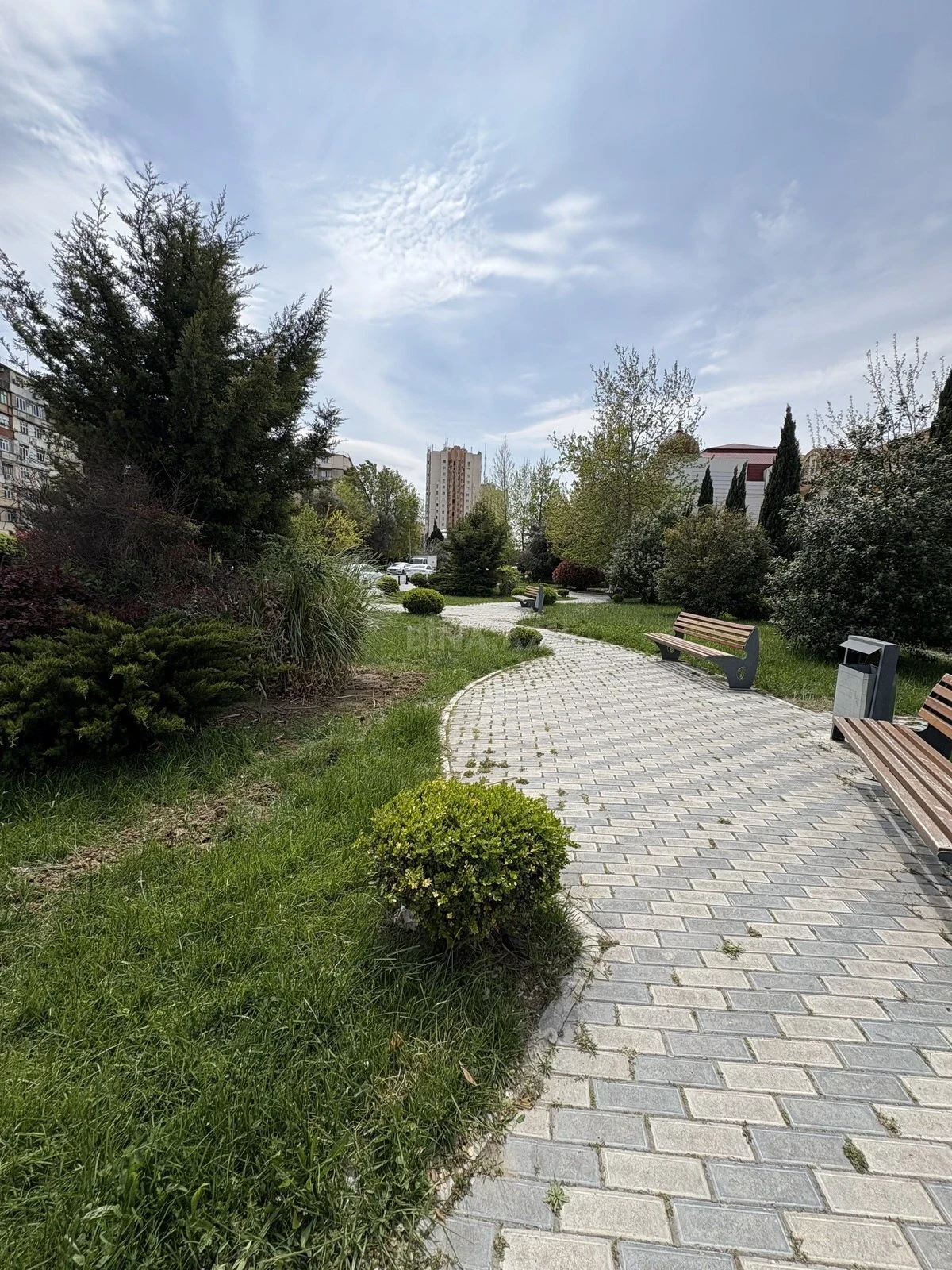 Kirayə verilir 2 otaqlı mənzil 45 m²