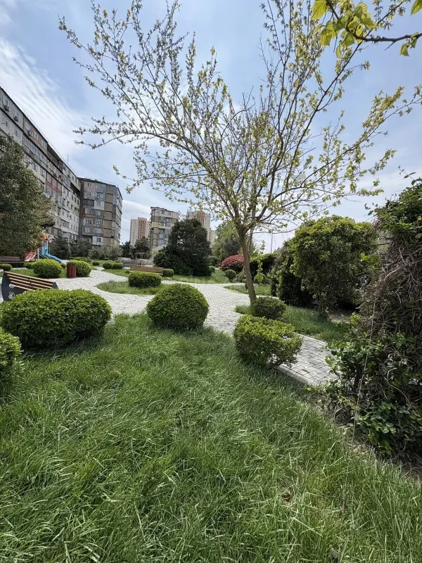 Kirayə verilir 2 otaqlı mənzil 45 m²