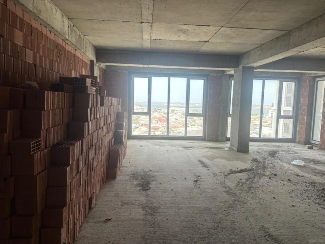 Satılır 3 otaqlı mənzil 146 m²