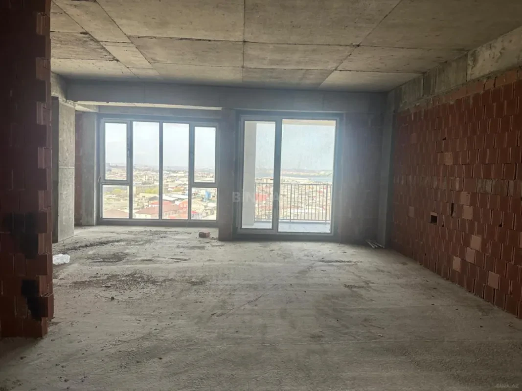 Satılır 3 otaqlı mənzil 146 m²