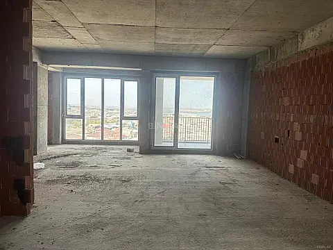 Satılır 3 otaqlı mənzil 146 m²