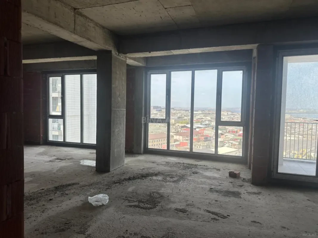 Satılır 3 otaqlı mənzil 146 m²